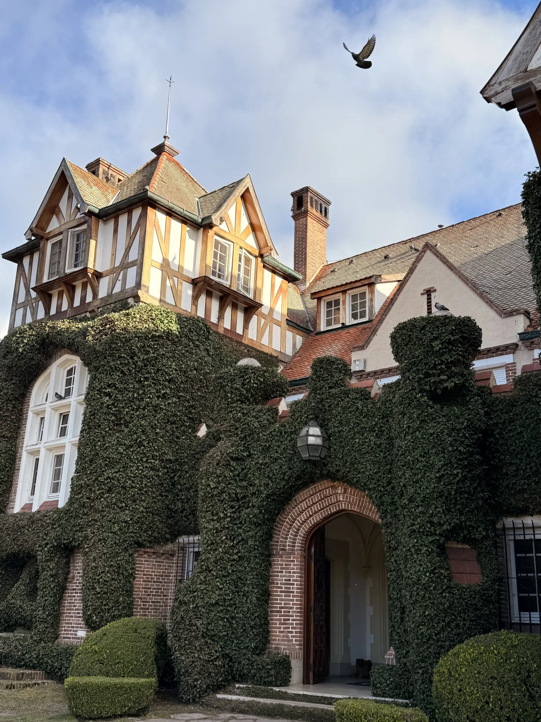 The ivy-covered Tudor façade of Estancia Villa María