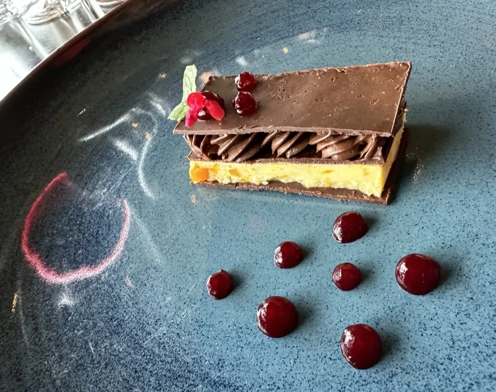 A creative plated dessert at a Mendoza restaurant
